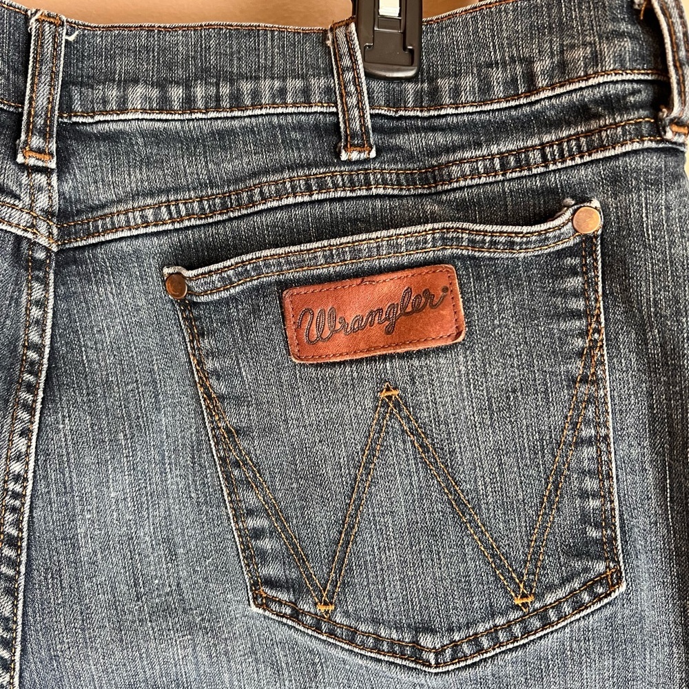 Wrangler RETRO 40x 32 Men's Relaxed Boot Fit Dark Blue Jeans - Picture 4 of 5